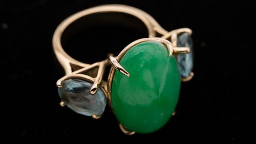 4002747: Chinese Jadeite, Aquamarine and Gold Ring, 20th Century E6RDK
