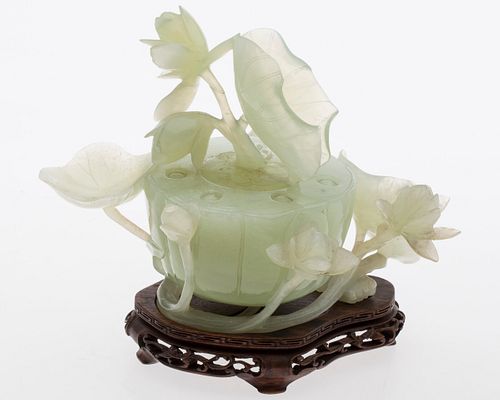 3863170: Chinese Floral Jade Box on Wood Stand E4RDC