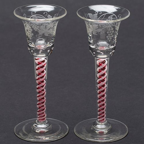 3863288: Pair of Victorian Liqueur Glasses with Red and
 White Twist Stems, 19th Century E4RDF