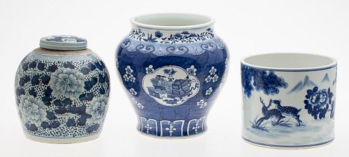 3863396: 3 Chinese Underglaze Blue Decorated Porcelain Vessels, Modern E4RDC