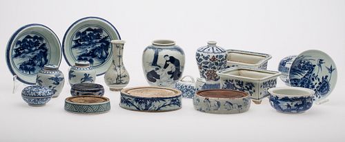 3753556: 18 Chinese Underglaze Blue Decorated Porcelain
 Vessels, 20th Century/Modern E3RDC