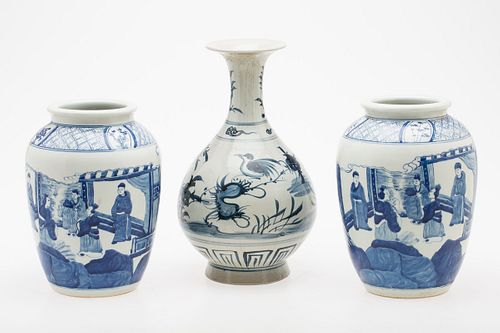 3753686: 3 Chinese Underglaze Blue Decorated Porcelain Vases, Modern E3RDC