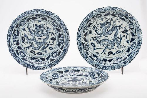 3776711: 3 Chinese Underglaze Blue Barbed Rim Chargers, Modern E3RDC