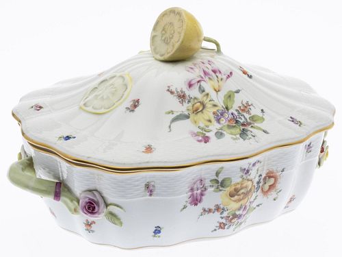 Herend Oval Lidded Tureen with Lemon Finial