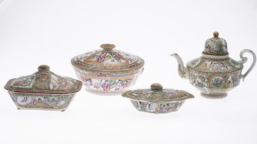 4 Pieces of Chinese Famille Rose Porcelain