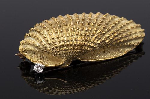 18K Gold and Diamond Shell-Form Brooch