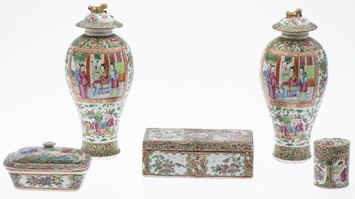 5 Pieces of Chinese Famille Rose Porcelain