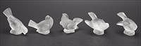 3753545: 5 Small Lalique Frosted Glass Birds E3RDF