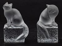 5565207: Pair of Lalique Cats E9VDF