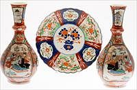 5493317: Pair of Imari Vases and Small Charger E8VDF