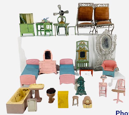 Lot miscellaneous soft metal dollhouse furniture including Tootsie Toy.