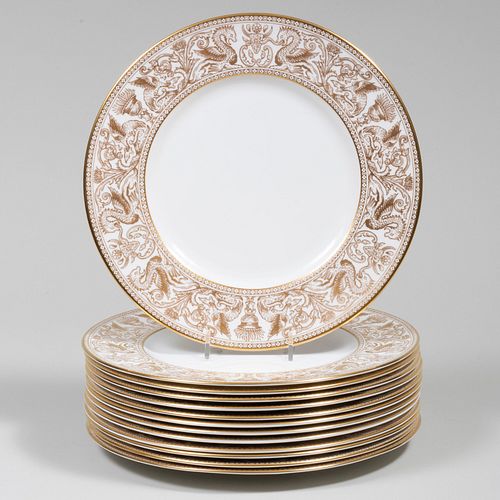 Set of Thirteen Wedgewood Porcelain Plates in the 'Florentine' Pattern