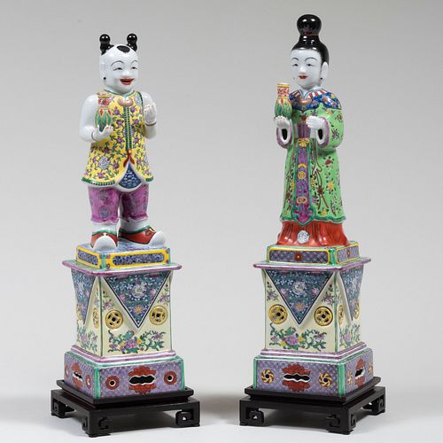 Pair of Chinese Export Porcelain Style Hong Horizons Porcelain Figures