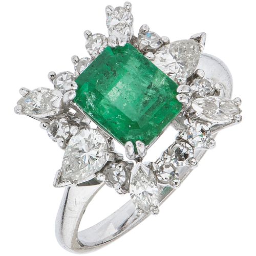 RING WITH EMERALD AND DIAMONDS IN PALLADIUM SILVER 1 Octagonal cut emerald ~1.30 ct, Pear, marquise and brillant cut diamonds | ANILLO CON ESMERALDA Y