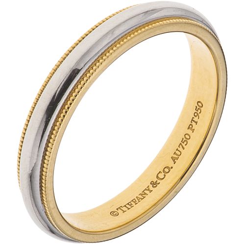 RING IN .950 PLATINUM AND 18K YELLOW GOLD, TIFFANY & CO., TIFFANY CLASSIC COLLECTION Weight: 7.5 g. Size: 10 | ARGOLLA EN PLATINO .950 Y ORO AMARILLO 