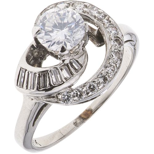 RING WITH DIAMONDS IN 18K WHITE GOLD 1 Brilliant cut diamond ~0.66 ct Clarity: SI2-I1. Weight: 3.5 g. Size: 5 ¾ | ANILLO CON DIAMANTES EN ORO BLANCO D