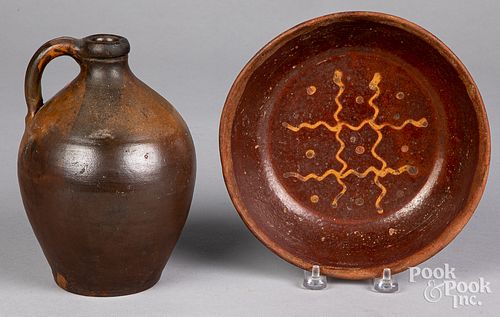 Two pieces of earthenware