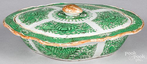 Chinese export porcelain vegetable dish