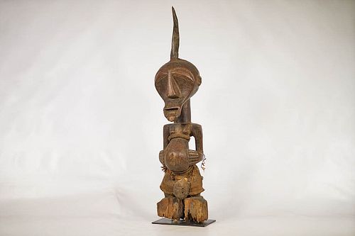 Timeworn Songye Statue 35" on Base – DR Congo