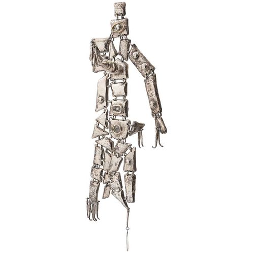 PAL KEPENYES, Mujer, Firmada, Escultura en plata de baja ley, 38 x 25 x 10 cm medidas variables