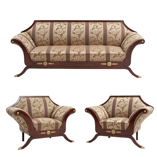 Sala. SXX. Estilo Imperio. Elaborada en madera laqueada con aplicaciones de bronce y tapicería textil. Sofá y par de sillones.