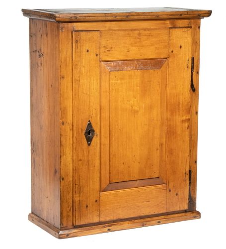 19TH AMERICAN COUNTRY WALL HANGING CUPBOARD