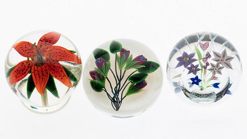 2 Steven Lundberg Paperweights of Flowers & Another