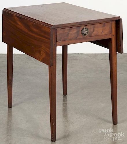 Pennsylvania Federal mahogany Pembroke table, ca. 1790, 28 3/4'' h., 21'' w., 29 3/4'' d.