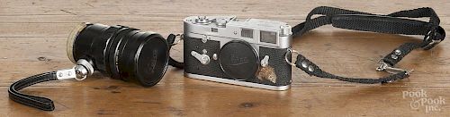 Leica M2 camera, the body marked Ernst Leitz GMBH Wetzlar Germany, no. 1043768