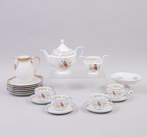 Servicio mixto de té. Alemania y Francia, SXX. Elaborados en porcelana Zeh, Scherzer & Co y Limoges. Piezas: 18