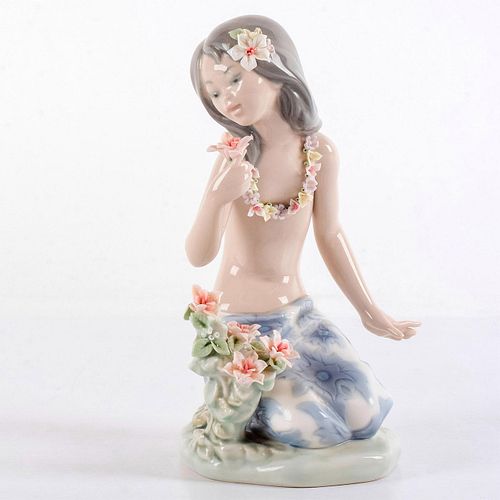 In a Tropical Garden 1001479 - Lladro Porcelain Figurine
