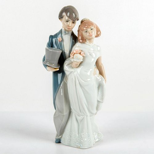 Wedding Bells 1006164 - Lladro Porcelain Figurine