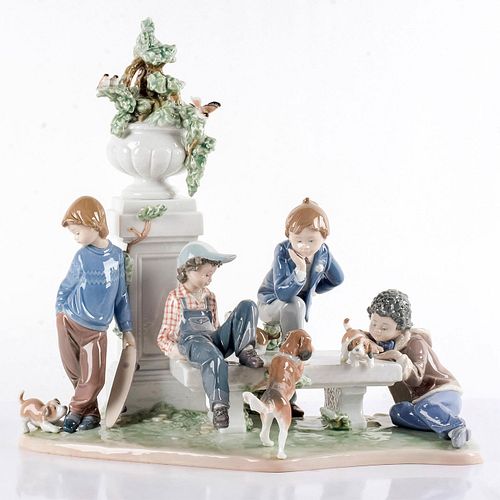 Puppy Dog Tails 1005539 - Lladro Porcelain Figurine