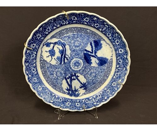 ANTIQUE CHINESE BLUE AND WHITE CHARGER     \
