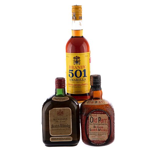 Lote de Brandy y Whisky. a) Brandy 501. Amarilla. Carlos y Javier de Terry. España. En presentación de 7...