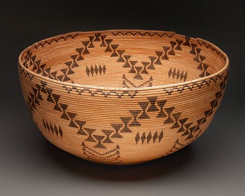 A large polychrome Washoe mush bowl basket