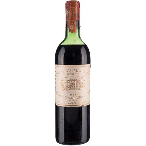 Château Margaux. Cosecha 1964. Grand Vin. Premier Grand Cru Claseé. Margaux. Nivel: en el hombro superior.