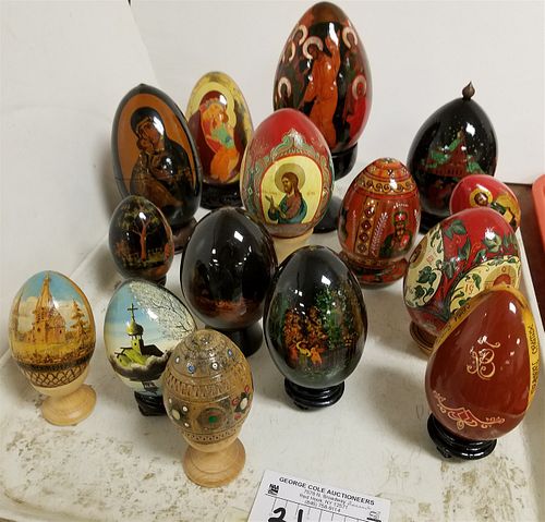 TRAY OF 15 RUSSIAN HAND PAINTED EGGS