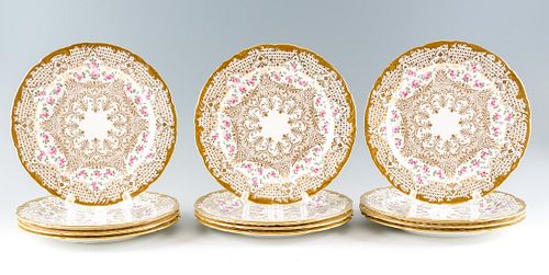 12 Wedgwood Gilt Rose Plates