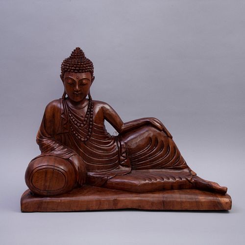 Príncipe Siddharta Gautama (Buda). SXX. Talla en madera  45 x 65 cm  Detalles de conservación.