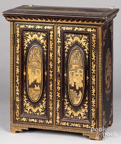 Small Japanese lacquer cabinet