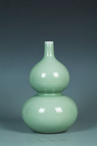 Qing Qianlong: A Double Gourd Porcelain Vase