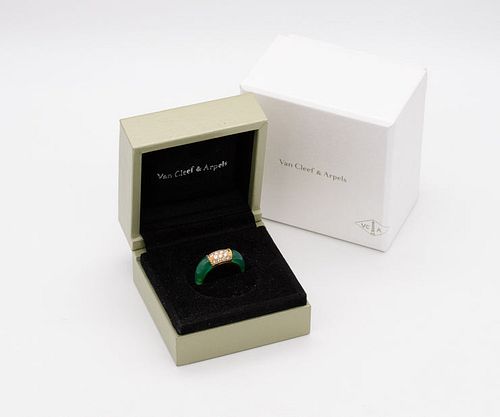 Van Cleef & Arpels Ring in 18k gold with Diamonds & Chrysoprase