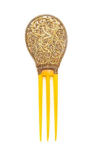 Spanish hair comb in 18k gold with carvings