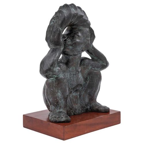 TIBURCIO ORTIZ, Sin título, Firmada y fechada 84, Escultura en bronce IV - 6 en base de madera, 39 x 28.4 x 19 cm medidas totales