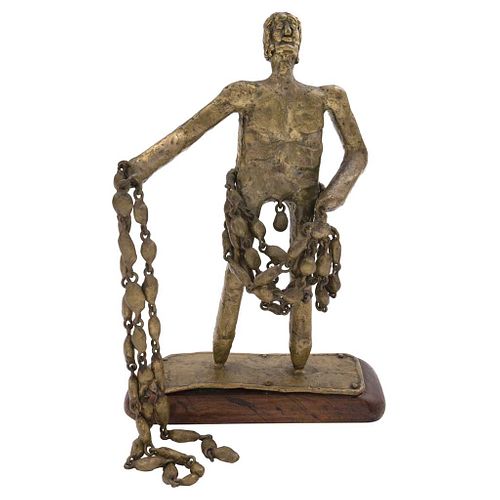 PAL KEPENYES, El pescador, Firmada, Escultura en bronce en base de madera, 29 x 19 x 8 cm