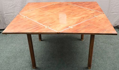 Henredon Four-Cornered Oak Flip Top Table