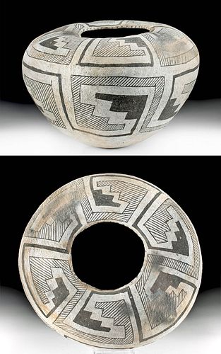 Native American Chaco Black-On-White Pottery Olla