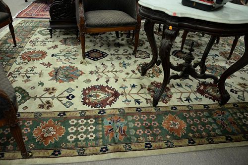 Oriental carpet. 9'3" x 12'