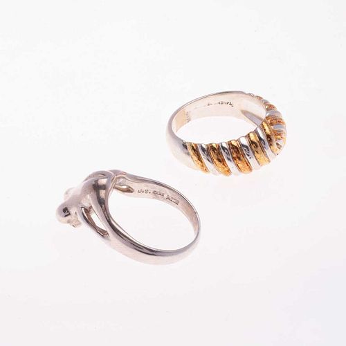 Dos anillos en plata .925 y vermeil de la firma Tane. Diseño de rana. Talla: 5 y 8. Peso: 15.8 g.